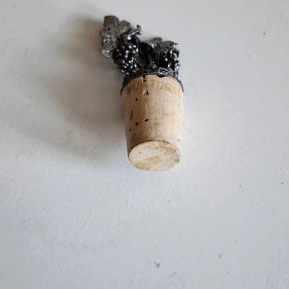 Vintage Grape Vine Wine Bottle Stopper Metal‎ Cork Barware Decor Farmhouse